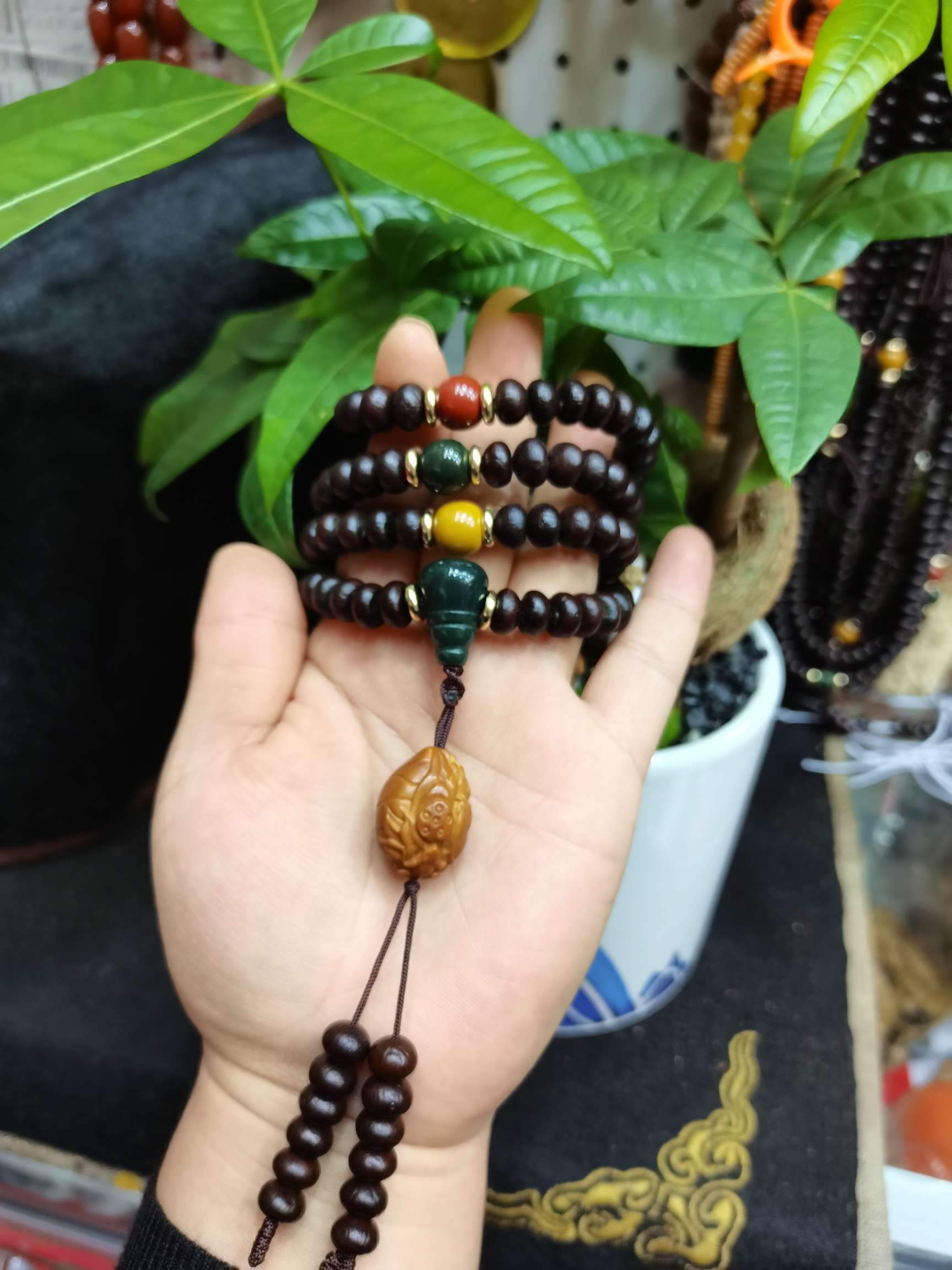 天然紫金钵108颗，加配饰，阿拉善红绿灯再加吊坠橄榄，年年有余，招财，紫檀莲花详情图2