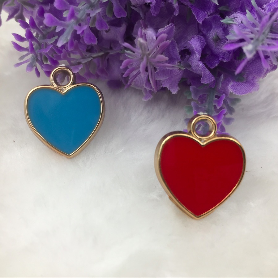 Korean diy jewelry accessories, oil-dripping heart-shaped pendants, bracelets, necklaces, pendants, plastic heart-shaped accessories Korean diy jewelry accessories, oil-dripping heart-shaped pendants, bracelets, necklaces, pendants, plastic heart-shaped accessories