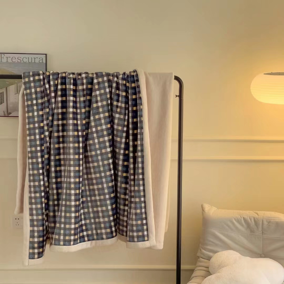 The 2023 new product, snow cotton velvet blanket, thickened composite anti-static cloud blanket, single-layer AB version, all-season multi-purpose craft blanket details Picture