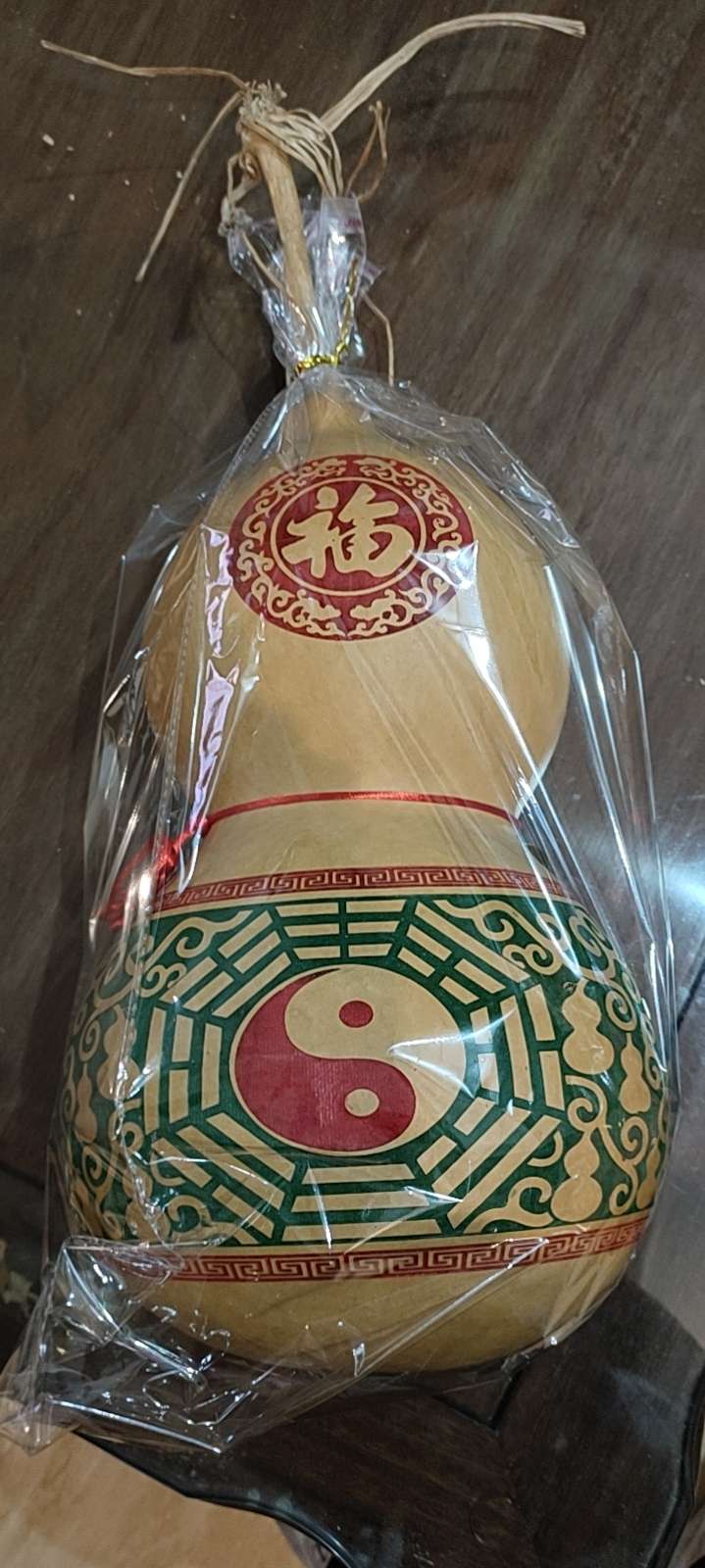 The small gourd is engraved by machine and hand-painted. May you have a lifetime of peace, good fortune, health and happiness, all your wishes come true, and good luck and happiness. Application Scenario