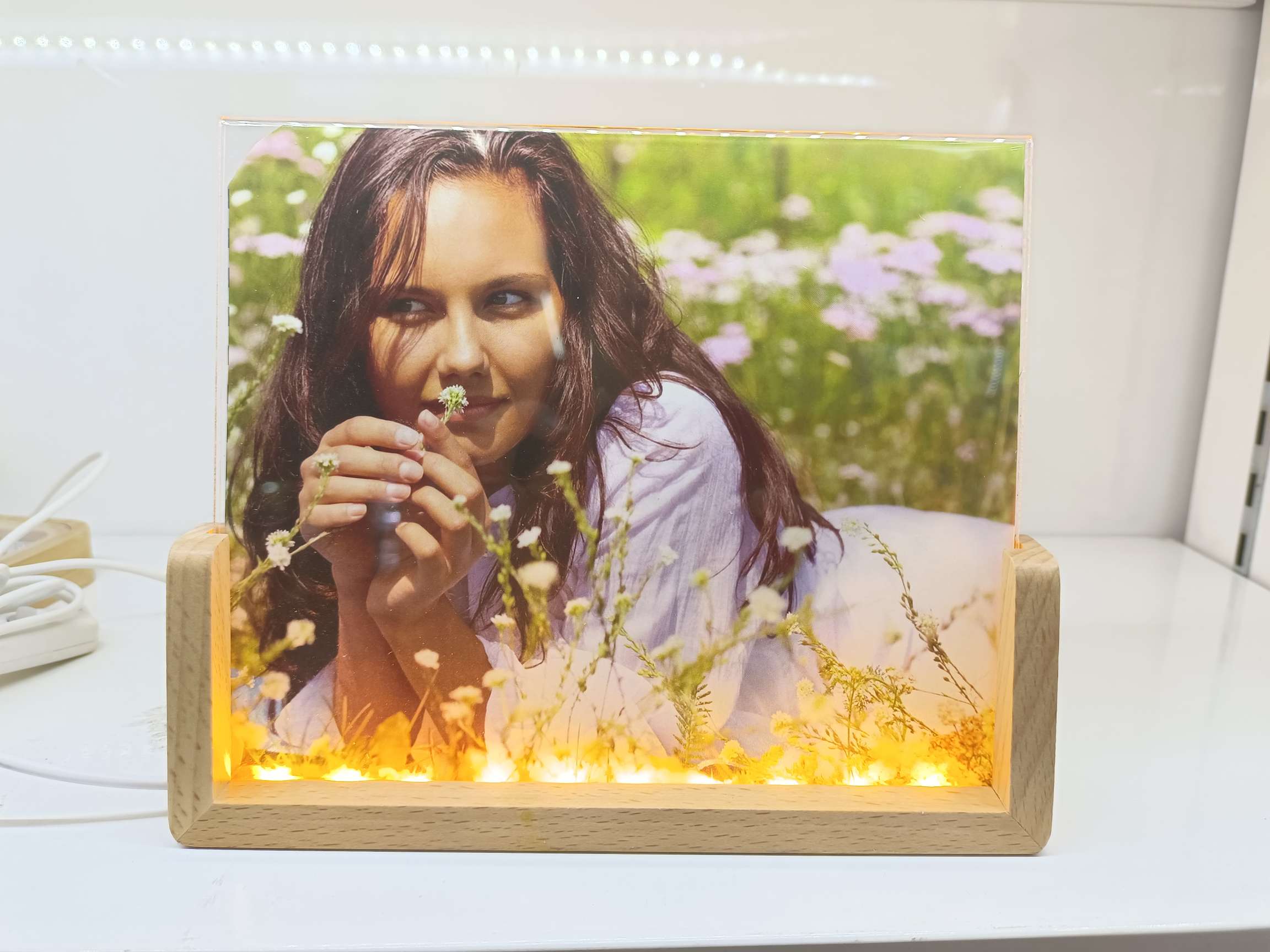 榉木摆台/相框/带灯白底实物图