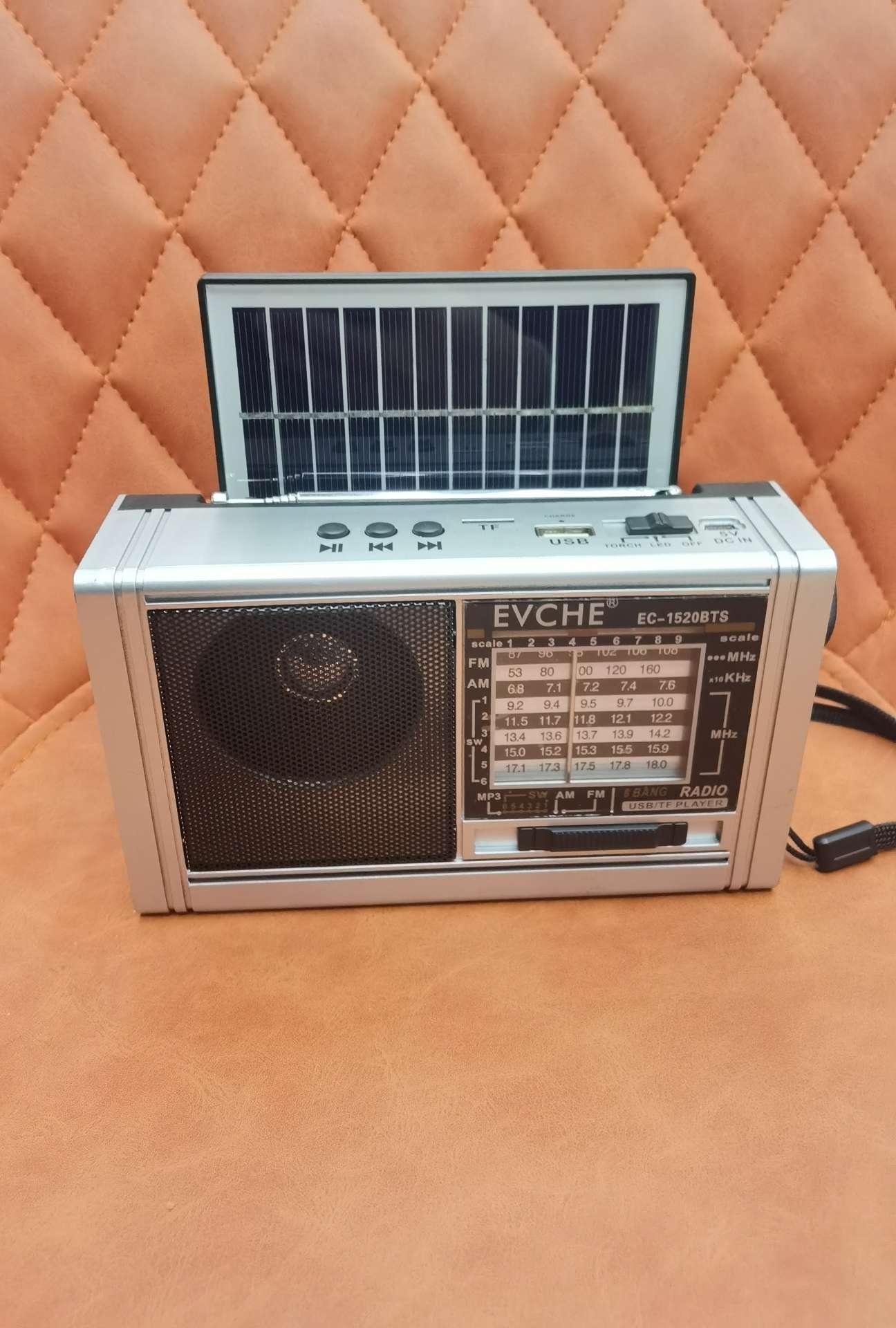 新款太阳能蓝牙收音机