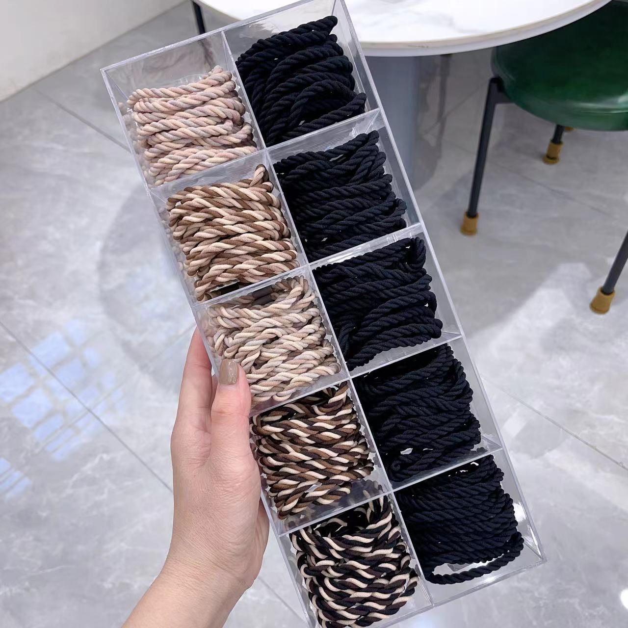 The Korean imported oat milk coffee-colored light ring can be used as a multi-purpose bracelet head to tie multiple strands details Picture