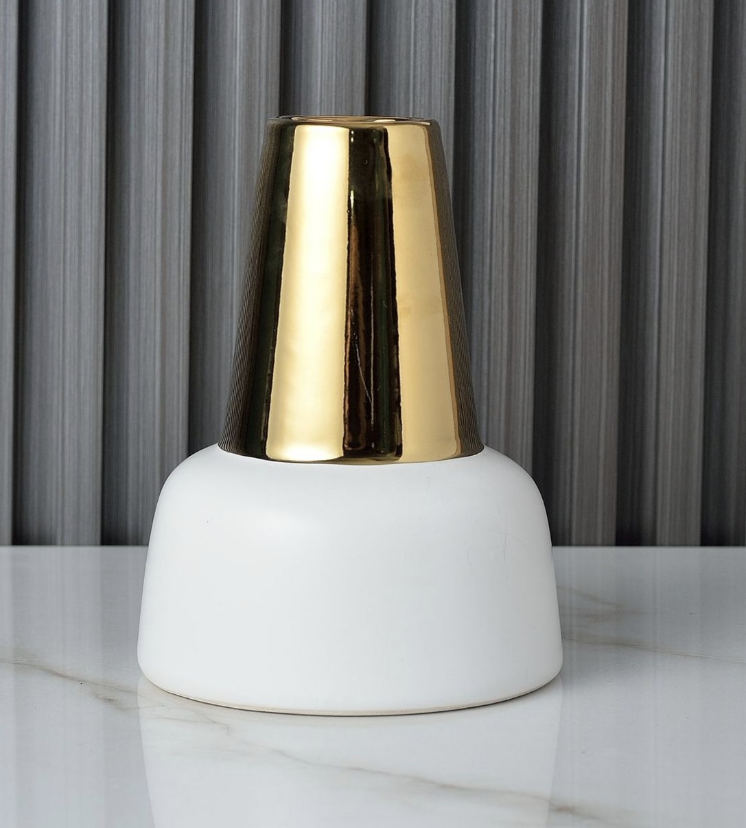 轻奢软装花瓶细节图