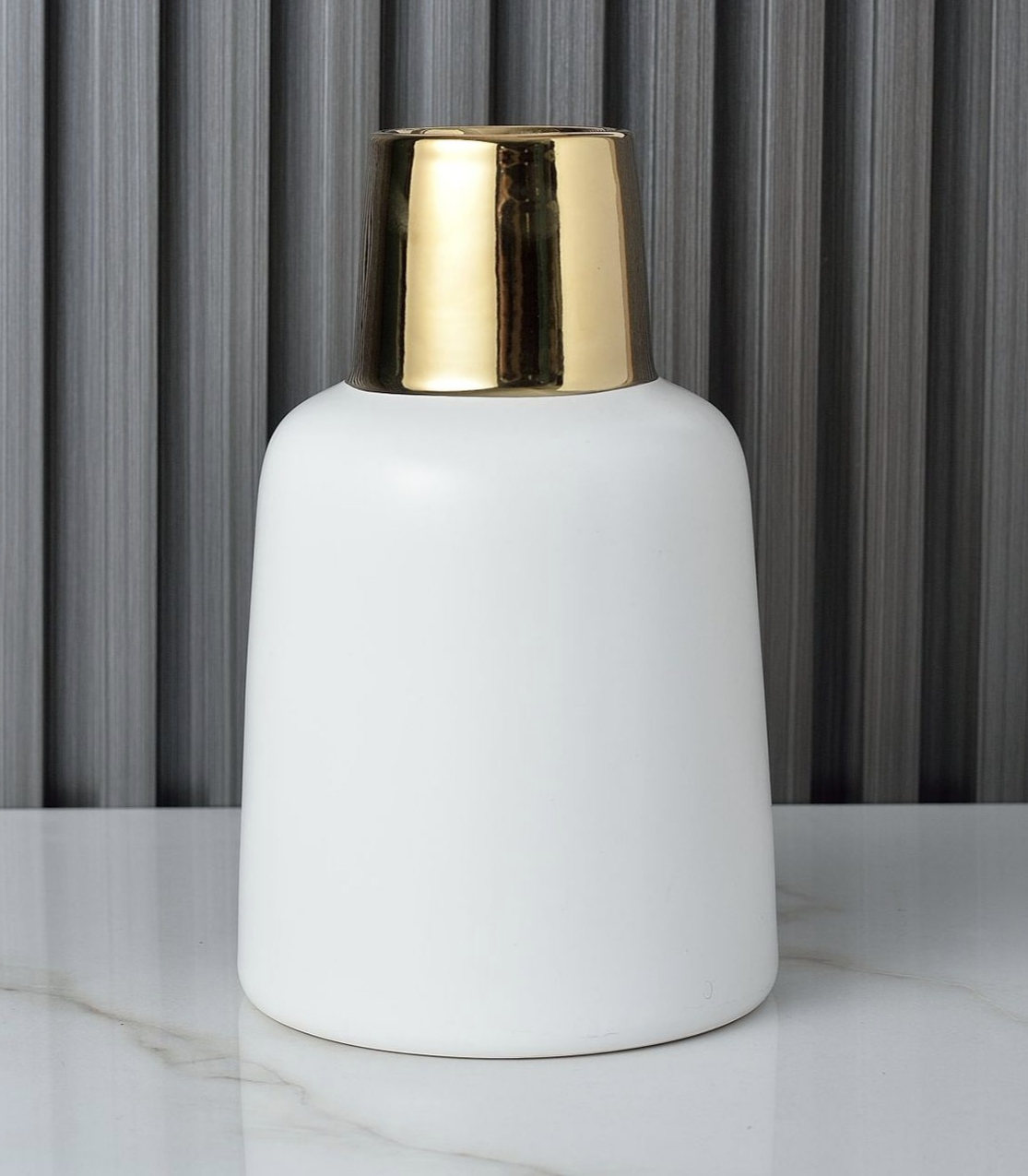 轻奢软装花瓶产品图