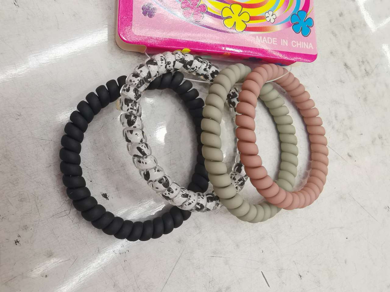 Fine printed large bright silver bracelet, thick bracelet telephone line, large bright silver high-elasticity telephone line hair band, simple and durable high-elasticity hair tie, hair accessory Specification image