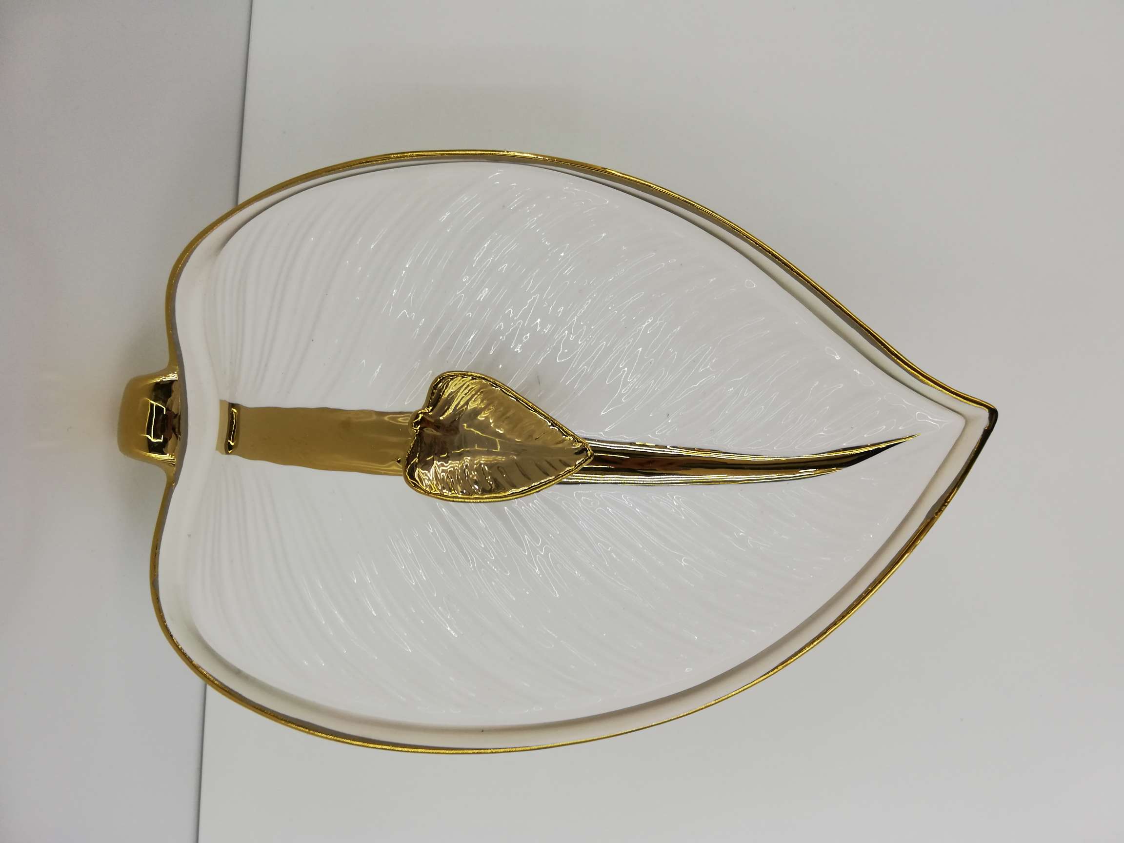 外贸经典热销款树叶锅创意细腻镀金陶瓷汤锅详情图5