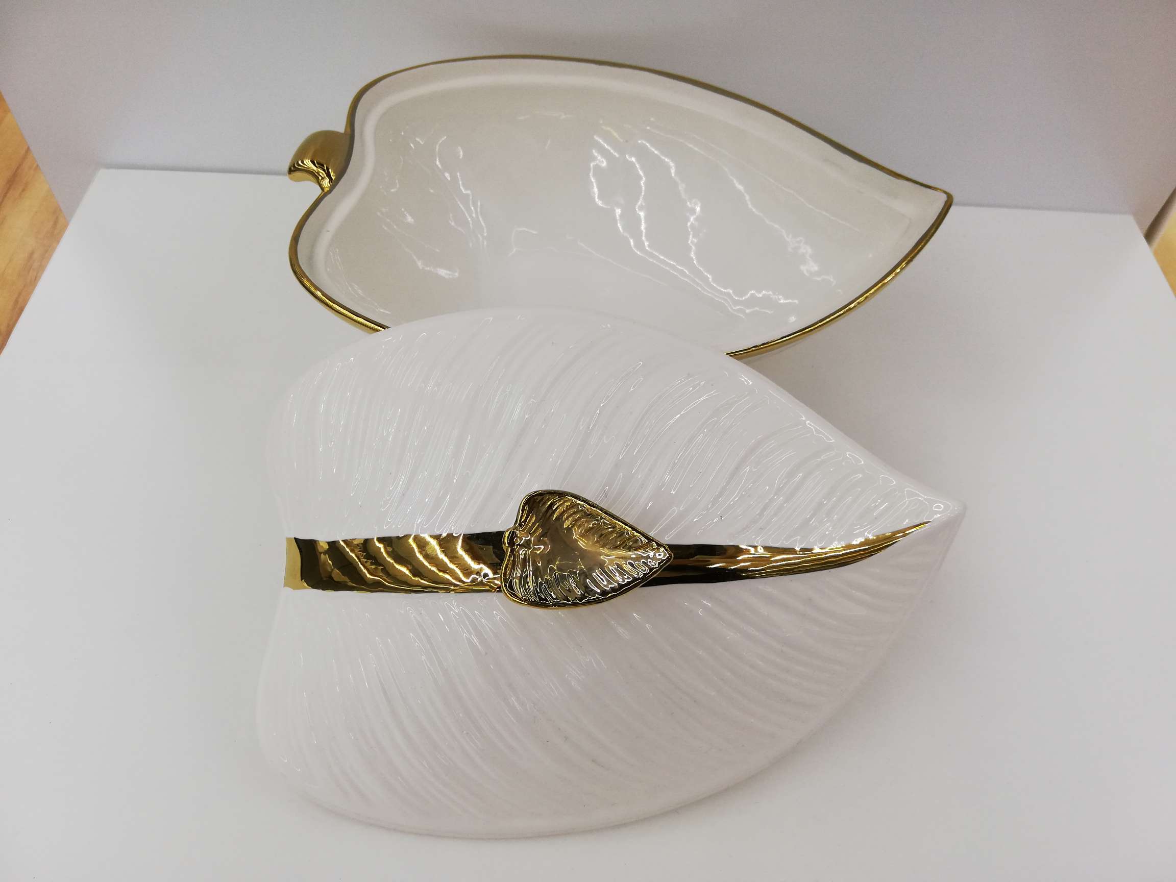 陶瓷餐具/镀金汤锅/陶瓷汤锅细节图