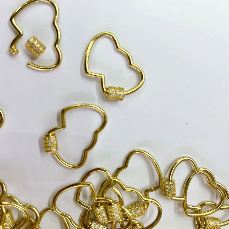 Cross-border exclusive copper micro-inlaid jewelry accessories, diy inlaid zircon heart jewelry, screw buckles, twist buckles factory wholesale Application Scenario