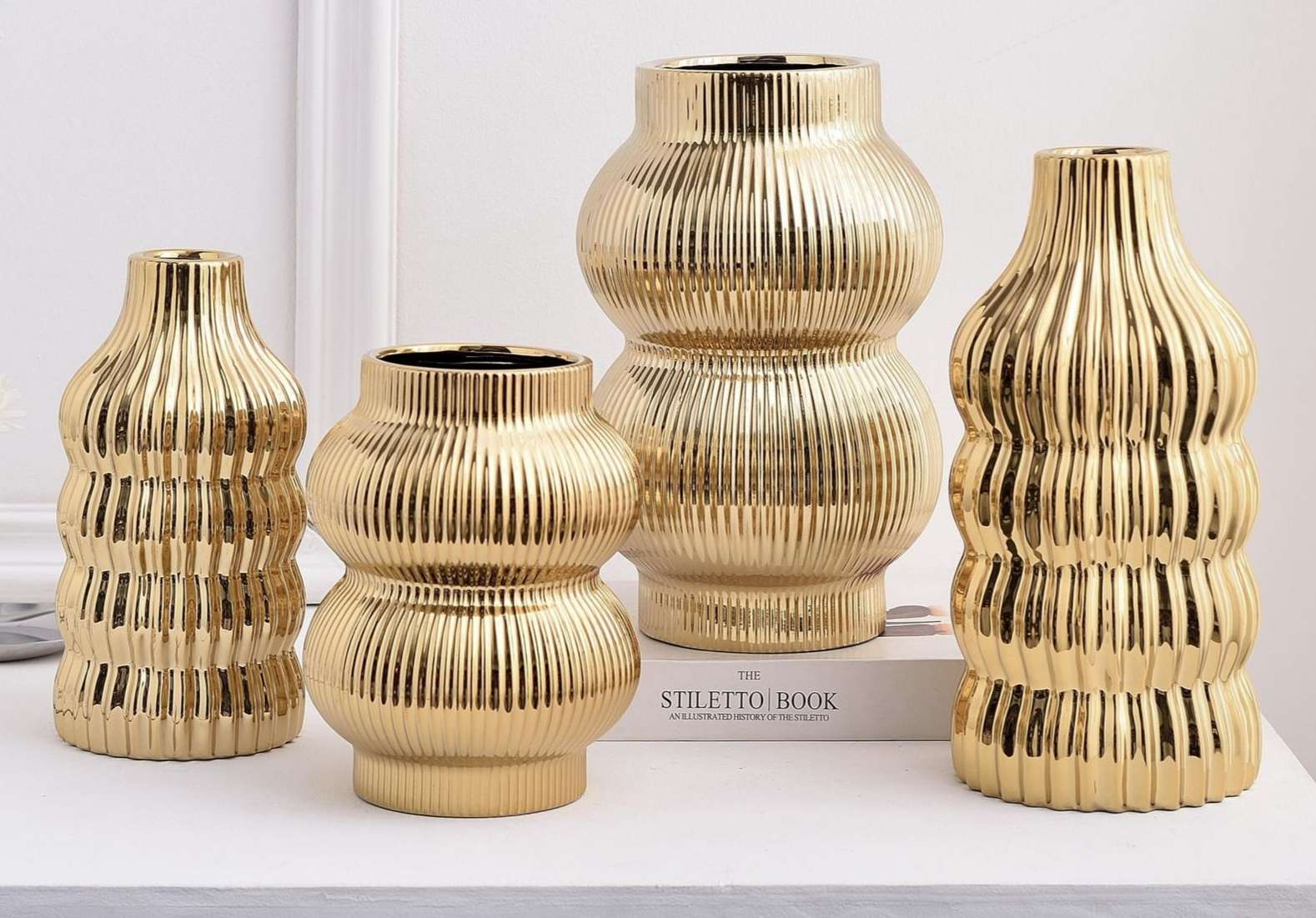 轻奢风陶瓷花瓶摆件竖条纹简约家居软装艺术品金色