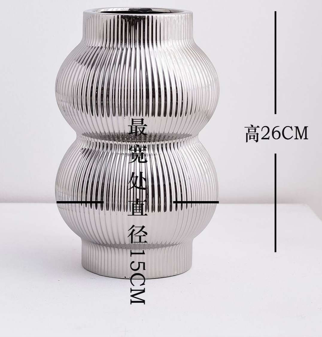 轻奢花瓶摆件产品图