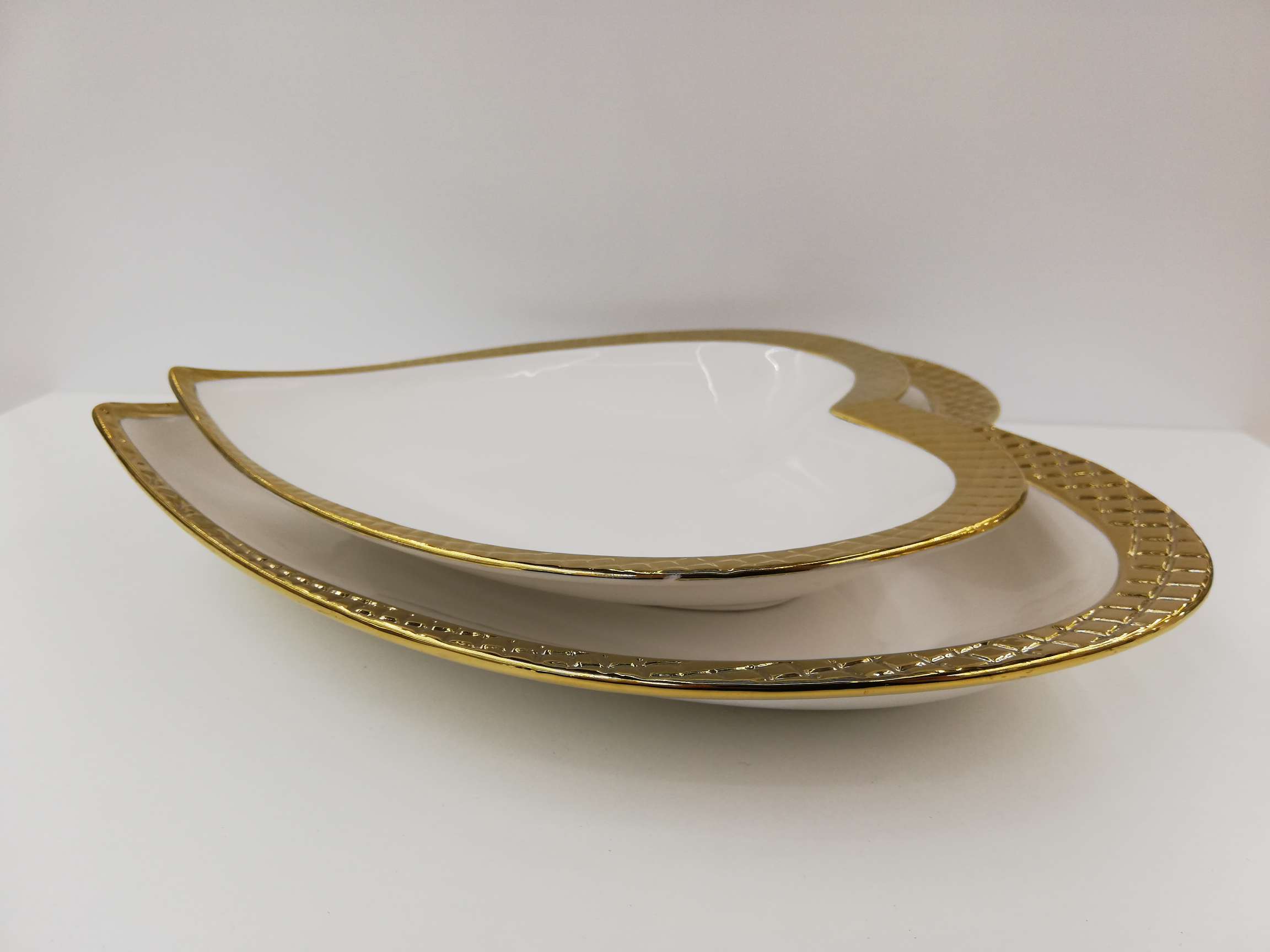 外贸热销镀金爱心盘水果盘陶瓷盘详情图3