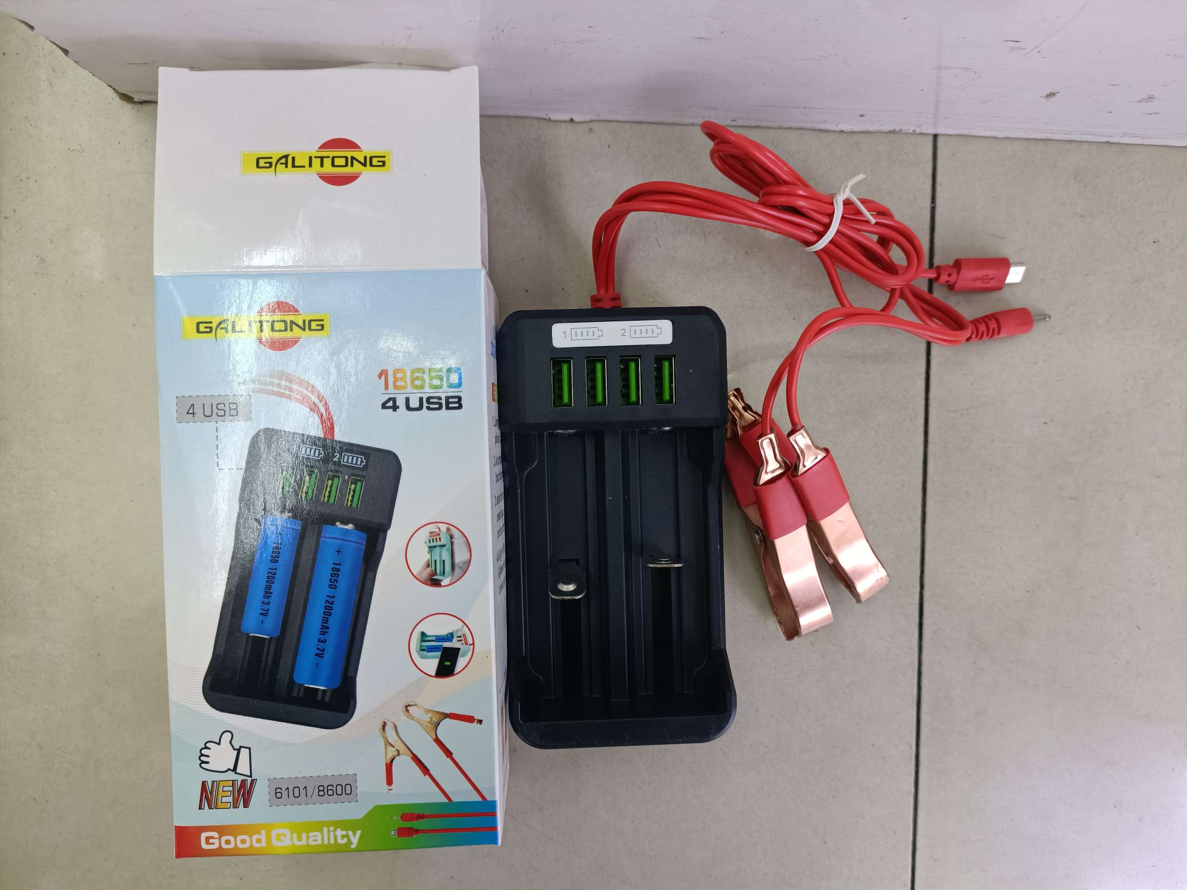 4USB وضع البطارية مع شاحن المشبك الأحمر المزدوج