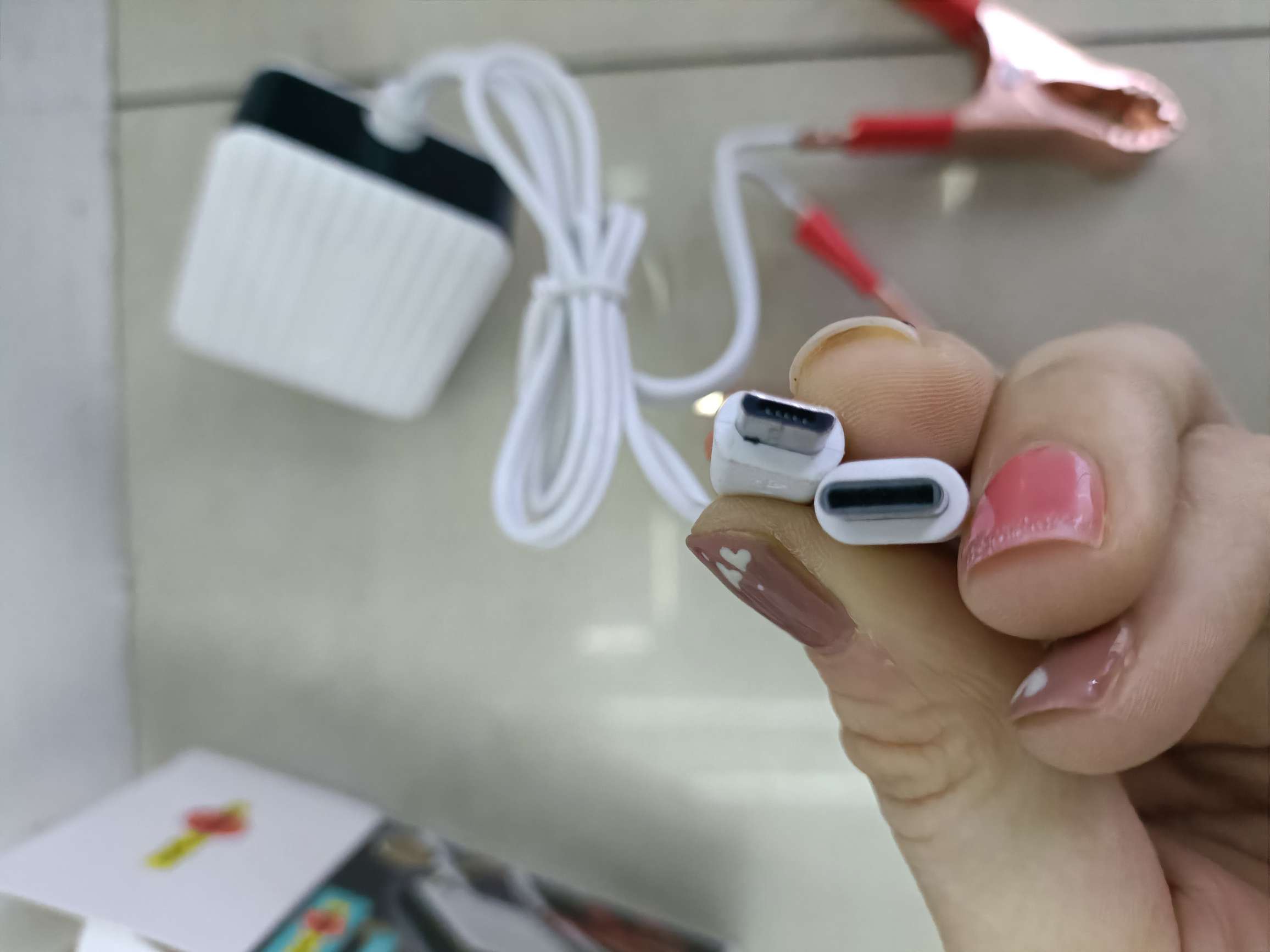 Square 3USB doble clip rojo para cargador de teléfono con clip de carga detail image 8
