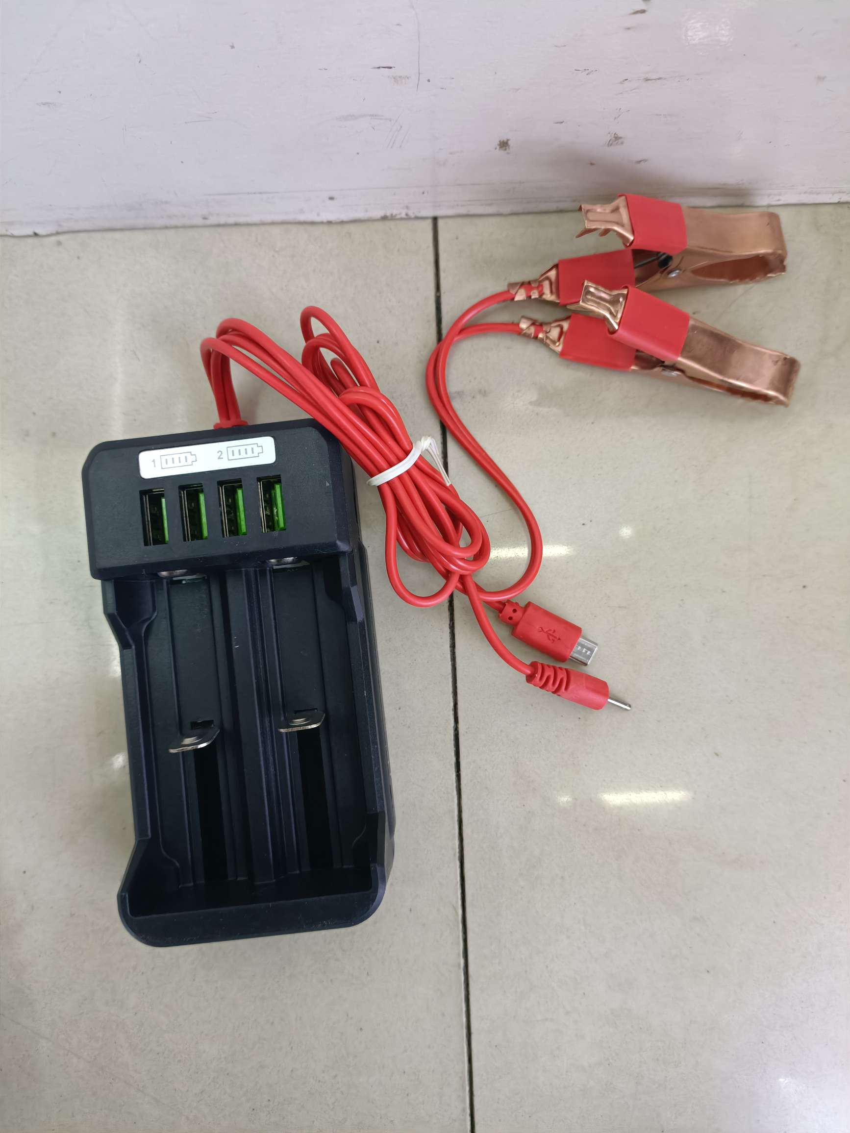 4USB وضع البطارية مع شاحن المشبك الأحمر المزدوج detail image 9