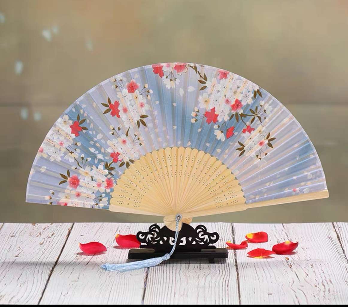 6-inch delicate real silk folding fan Women's real silk folding fan National Style folding fan Japanese style summer Hanfu cheongsam kimono matching hand-held folding fan boutique folding fan dance folding fan thumbnail