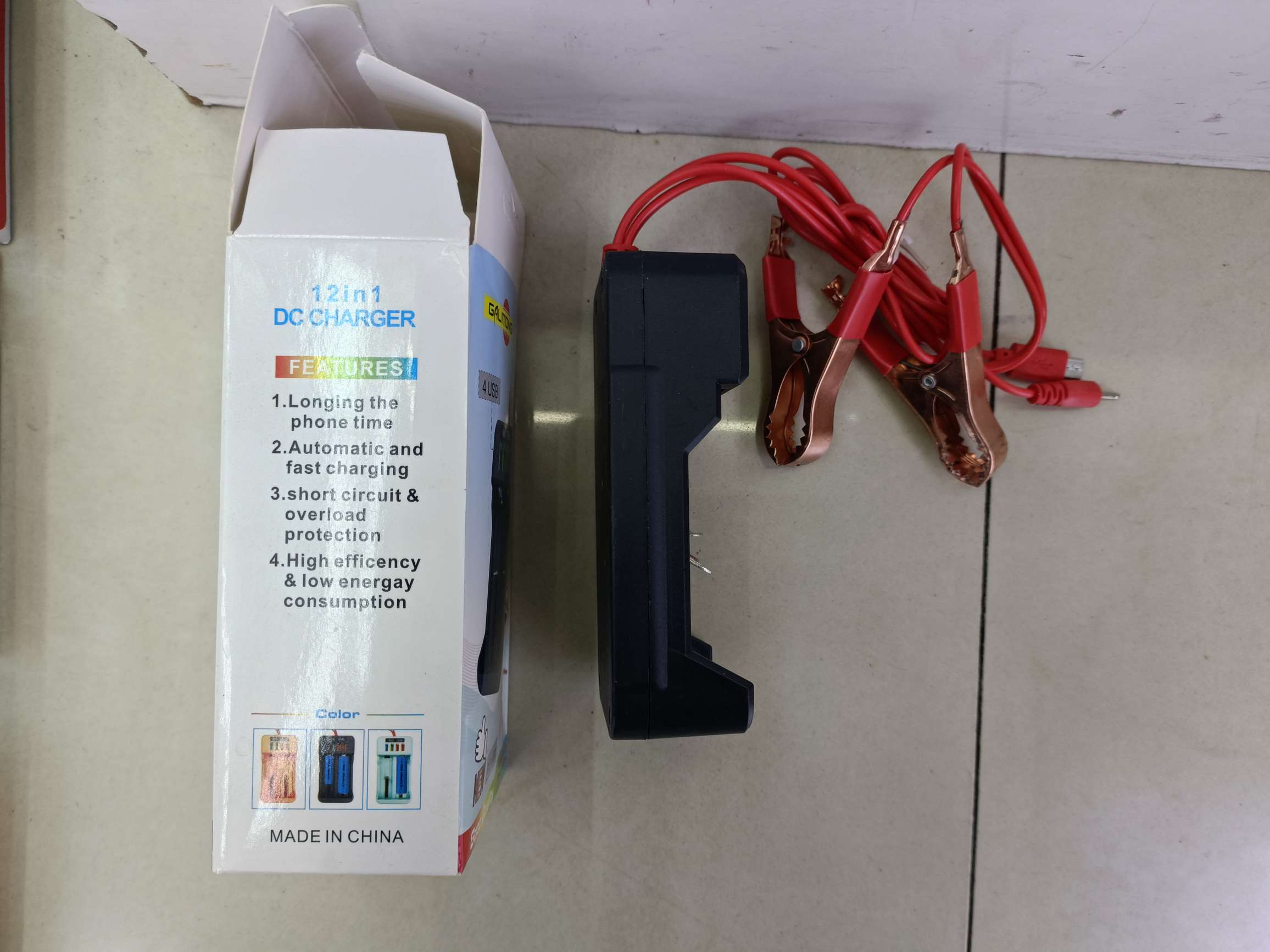 4USB وضع البطارية مع شاحن المشبك الأحمر المزدوج details Picture