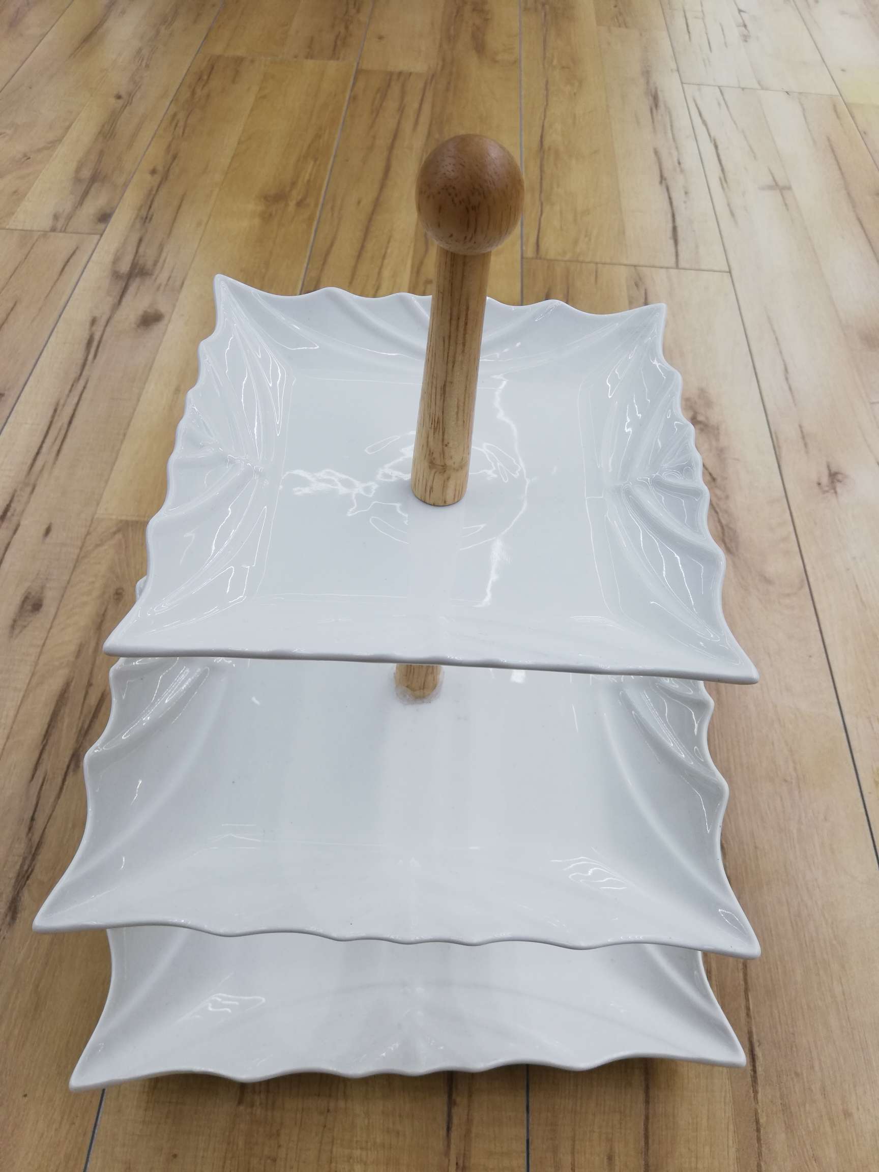 外贸热销新款陶串盘蛋糕盘三层纯白糕点盘陶瓷方盘详情图5