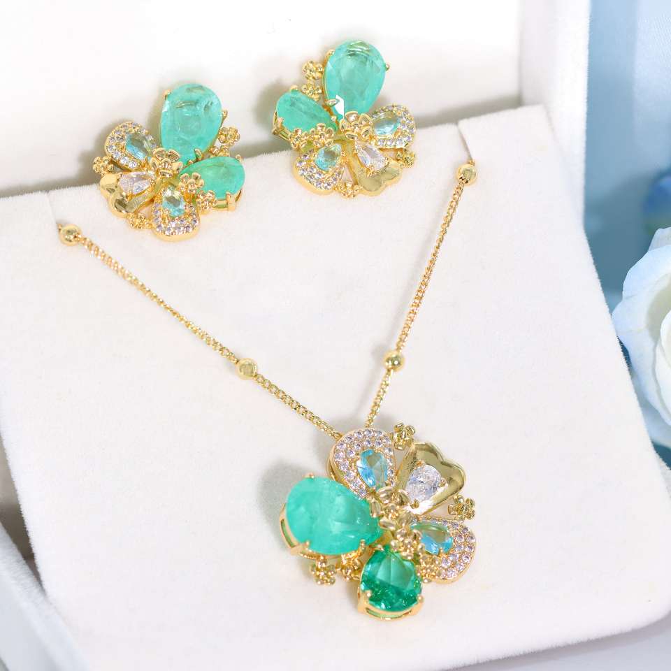 Wholesale of genuine gold electroplated zircon three-dimensional flower necklaces and earrings, heavy industry light luxury fashion jewelry sets details Picture