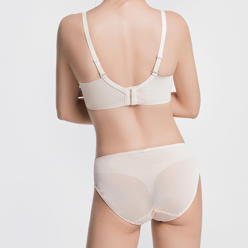 Dreamy red and pink ultra-thin lingerie for women's summer small breasts, gathering without steel rings, pure summer desire rabbit ears bra lace details Picture