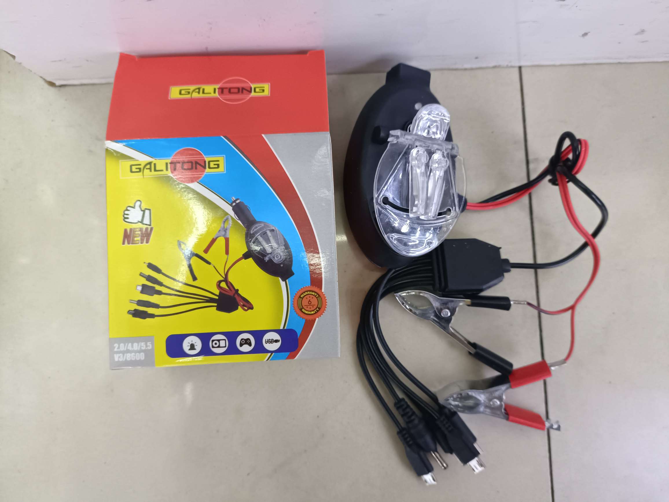 单USB黑红夹一拖五线车充万能充 车载充电器手机充电器