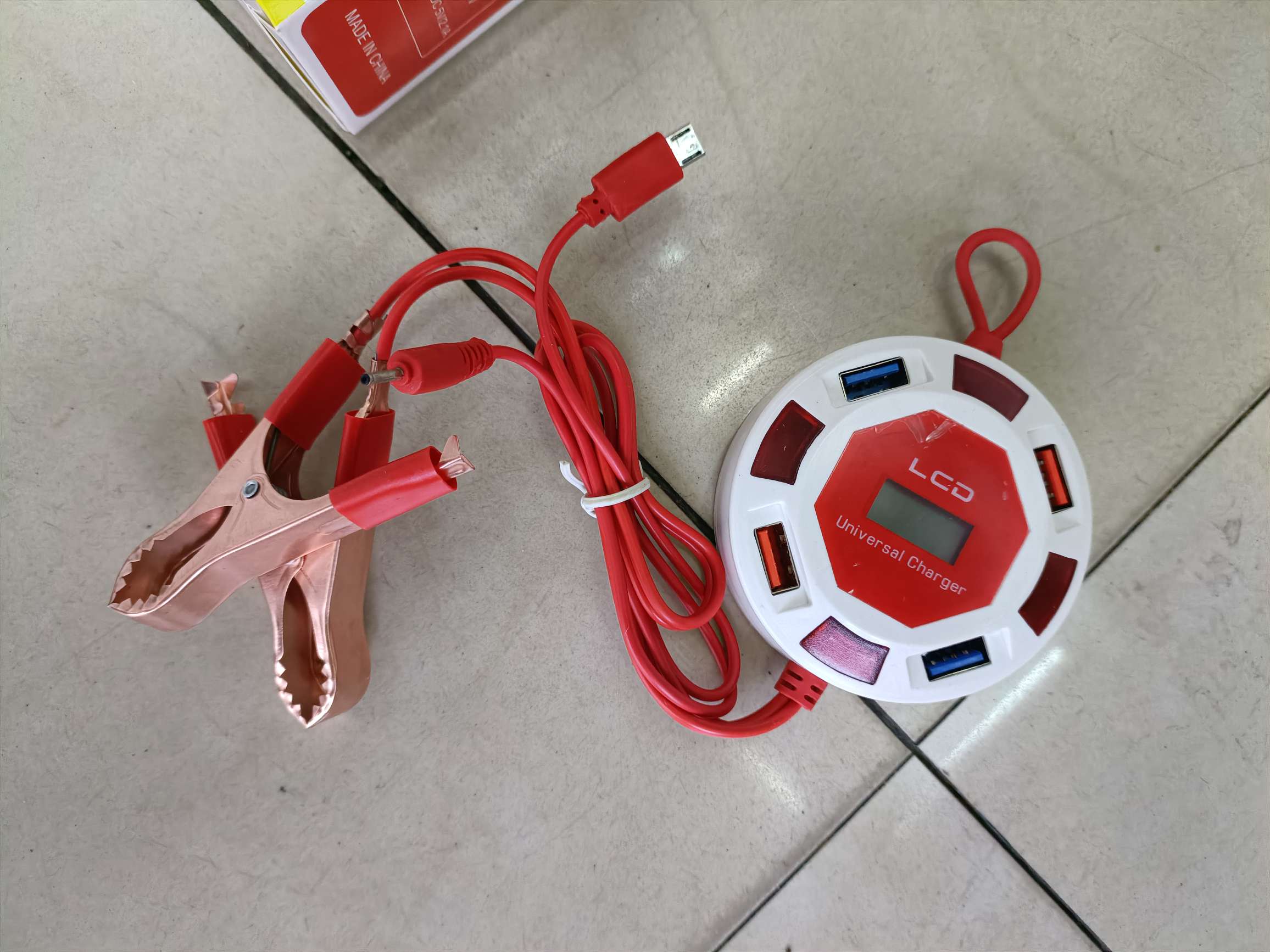 Circular con pantalla de visualización 4USB doble cargador de clip rojo detail image 6