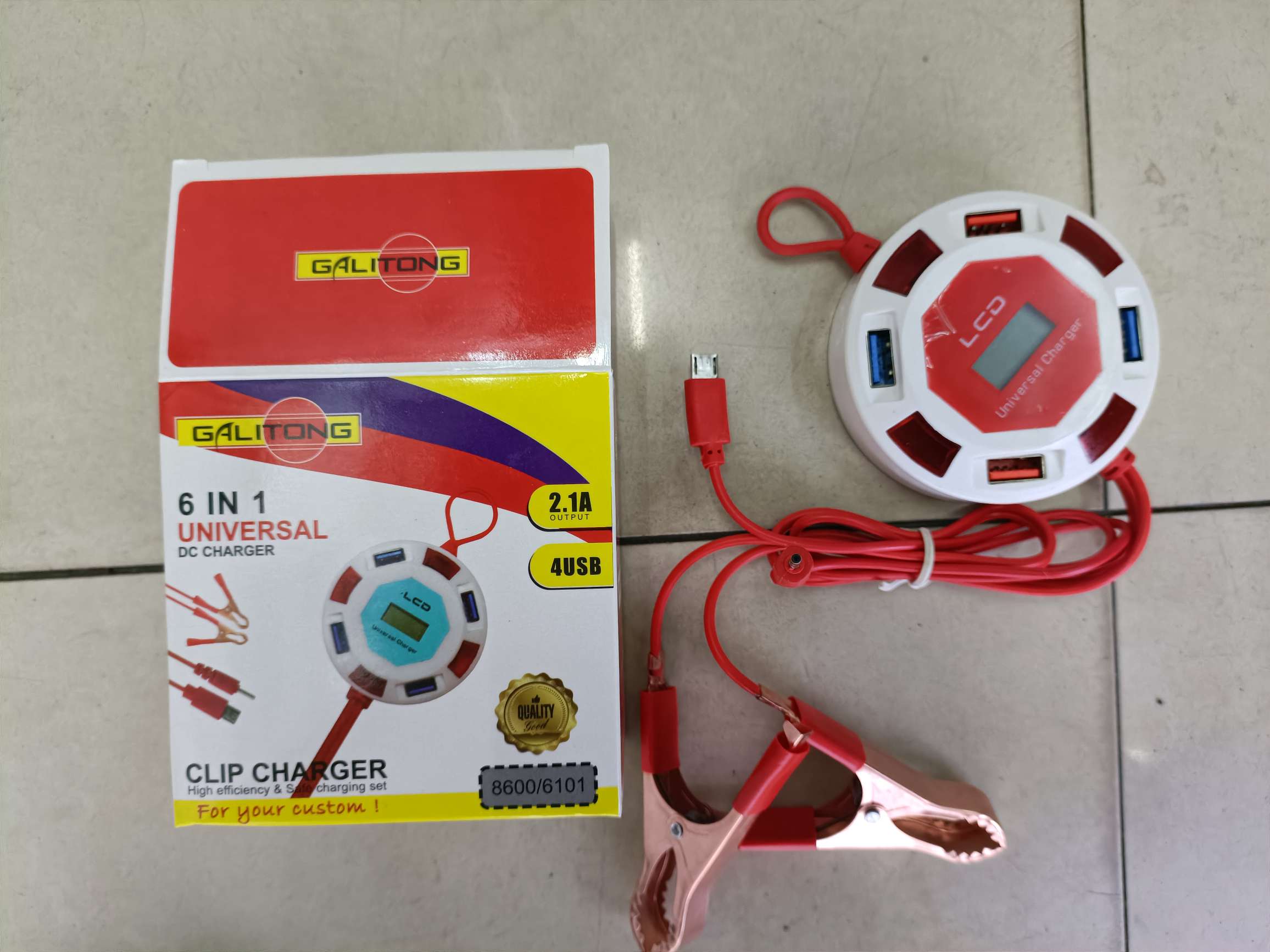 Circular con pantalla de visualización 4USB doble cargador de clip rojo