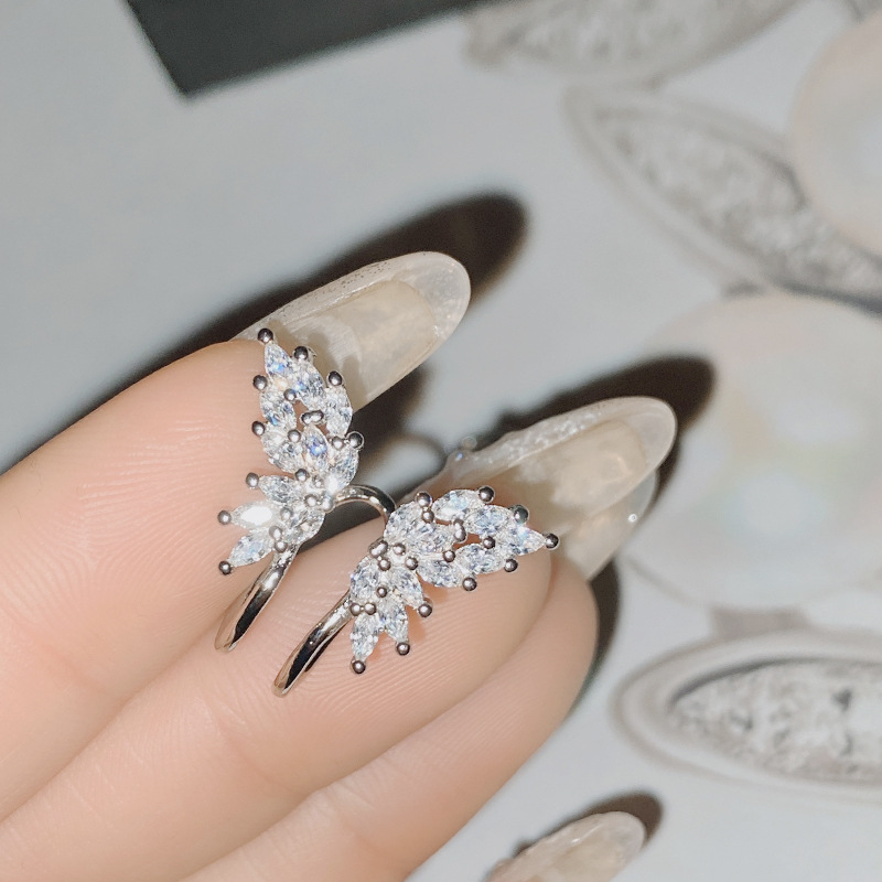 High-end one-piece ear clip without ear holes, 18k micro-inlaid brilliant zirconium diamond butterfly earrings Specification image