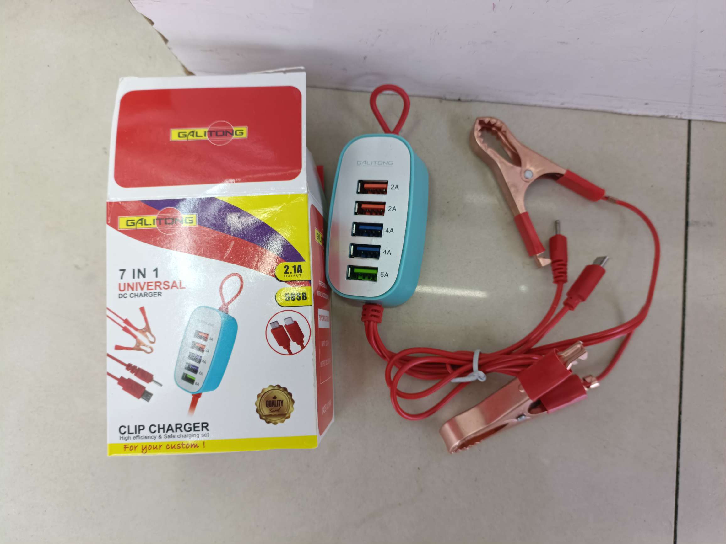 5USB doble cargador de clip rojo