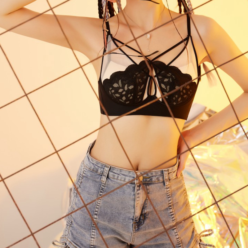 Dreamy red and pink sexy lace small bra without steel rings, thin straps for a beautiful chest, thin top and thick bottom, close-fitting bra Item Picture