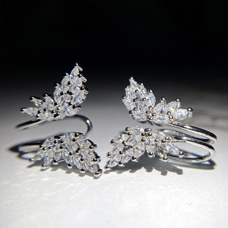 High-end one-piece ear clip without ear holes, 18k micro-inlaid brilliant zirconium diamond butterfly earrings detail image 6