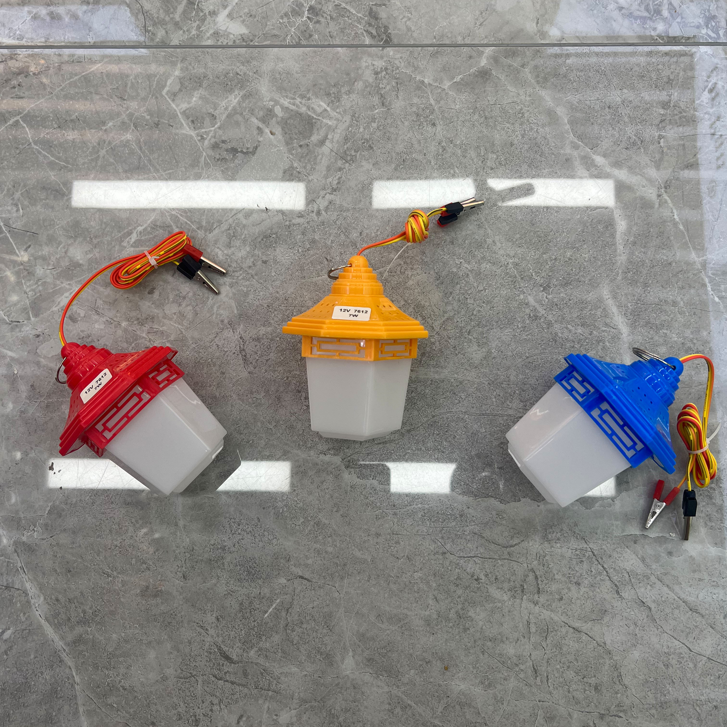 DC12V-7612 18W 1.5-meter red and yellow wire with clip 12V emergency light Item Picture