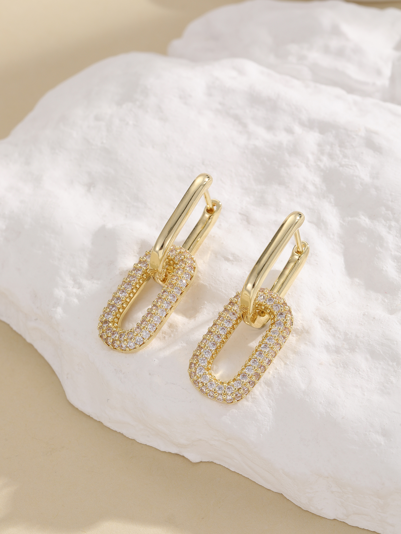 European and American fashion copper gold-plated zircon earrings, geometric hollowed-out personalized rectangular ear buckles, ins style women's earrings wholesale Specification image