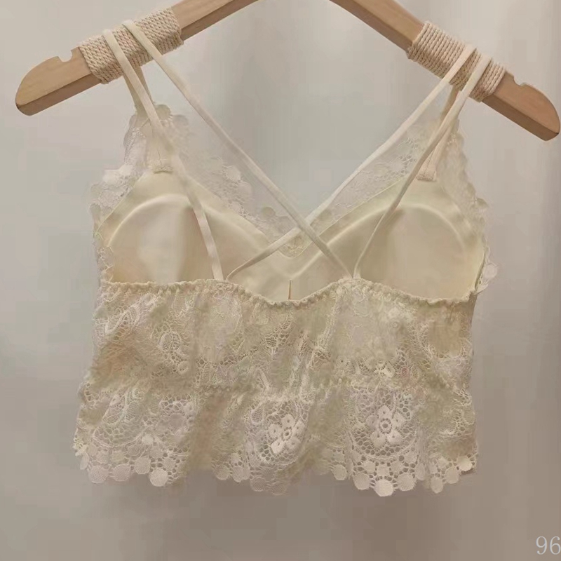 Dreamy red and pink lingerie with thin shoulder straps, sexy and beautiful back, lace, comfortable and breathable vest style details Picture