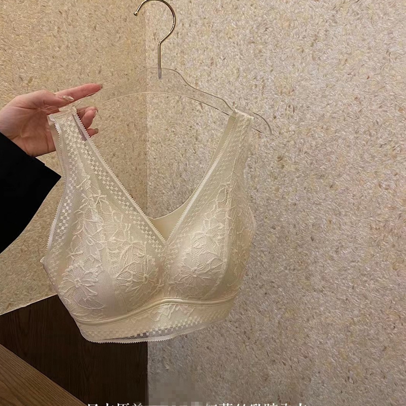 Dreamy red and pink Japanese-style anti-gravity noble lace latex cotton underwear sexy vest bra