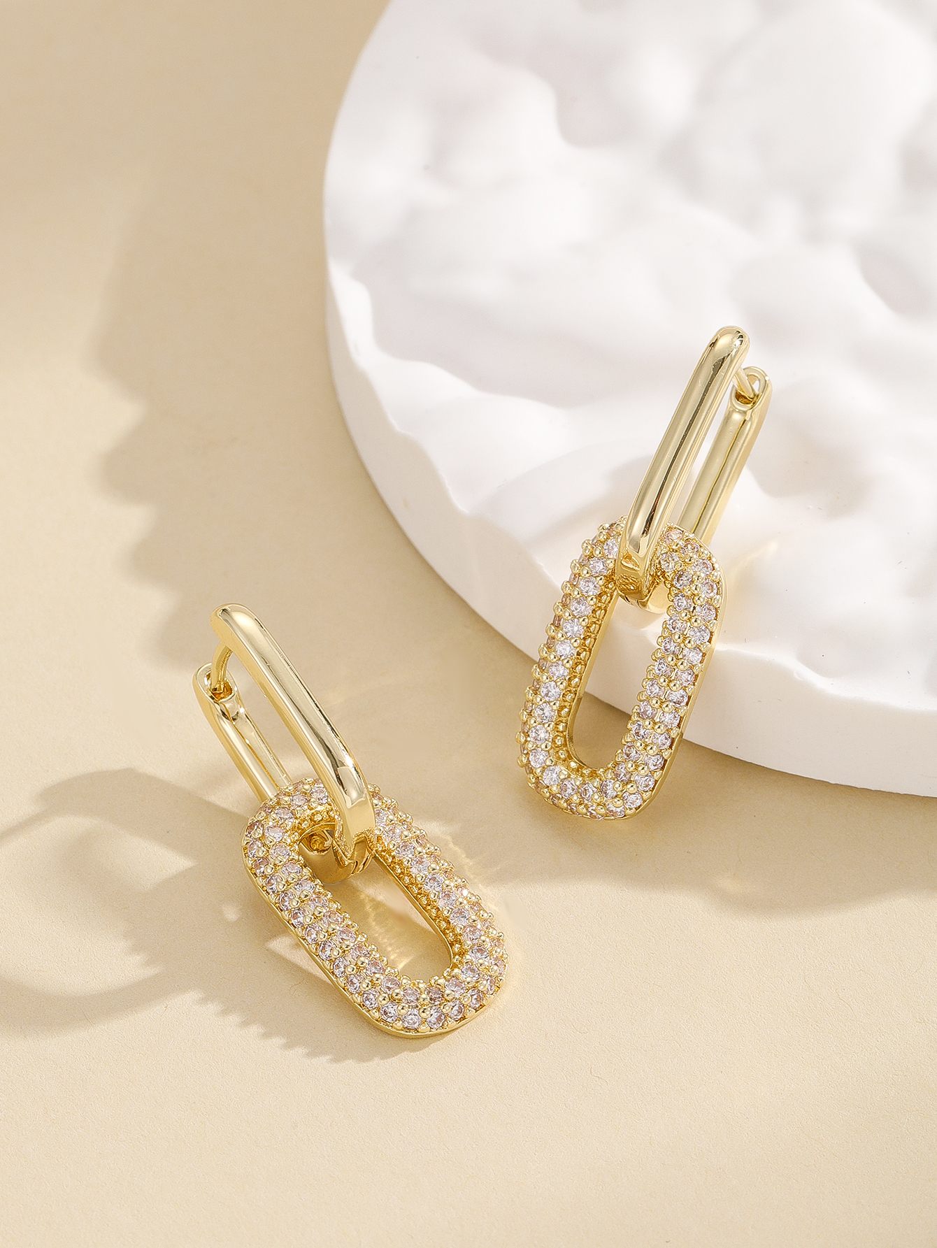 European and American fashion copper gold-plated zircon earrings, geometric hollowed-out personalized rectangular ear buckles, ins style women's earrings wholesale Application Scenario