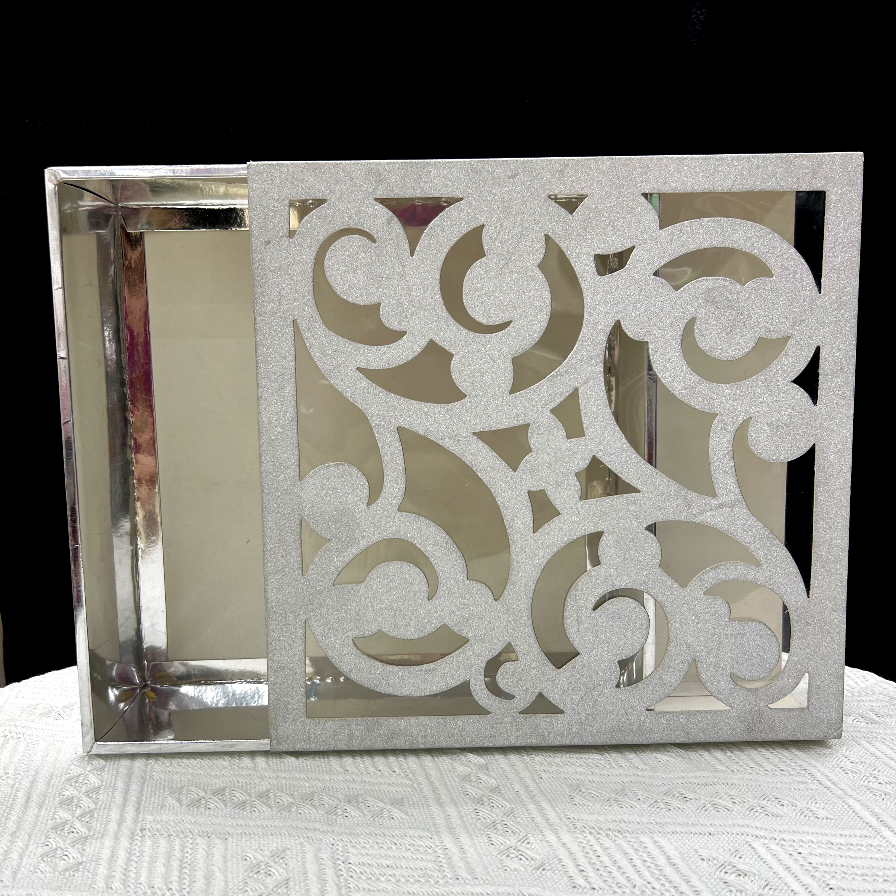 Hollowed-out flower special paper drawer box, export gift box, Christmas edition gift box Item Picture