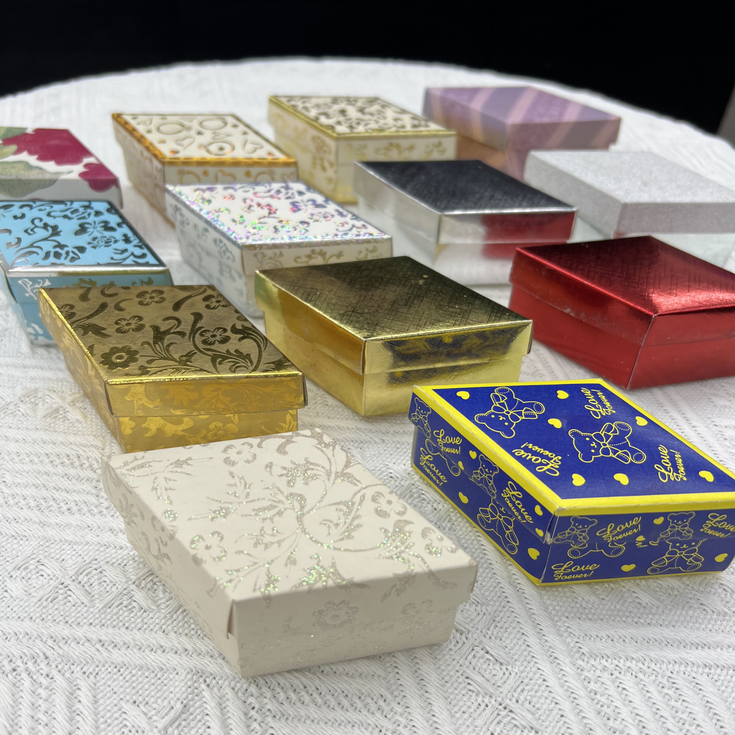 Exquisite folding square boxes, gift boxes, Christmas boxes, accessory boxes, foreign trade boxes, and special-shaped four-corner boxes Specification image