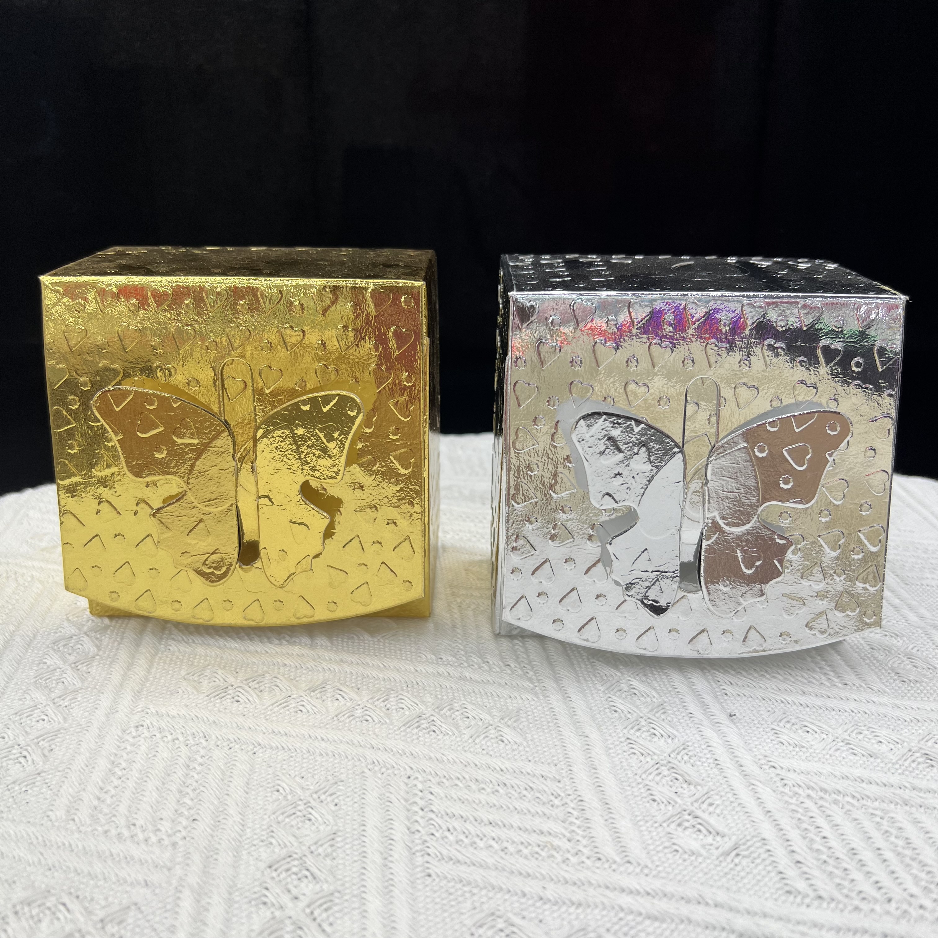 Butterfly folding square box, gift box, Christmas box, accessory box, foreign trade box Specification image