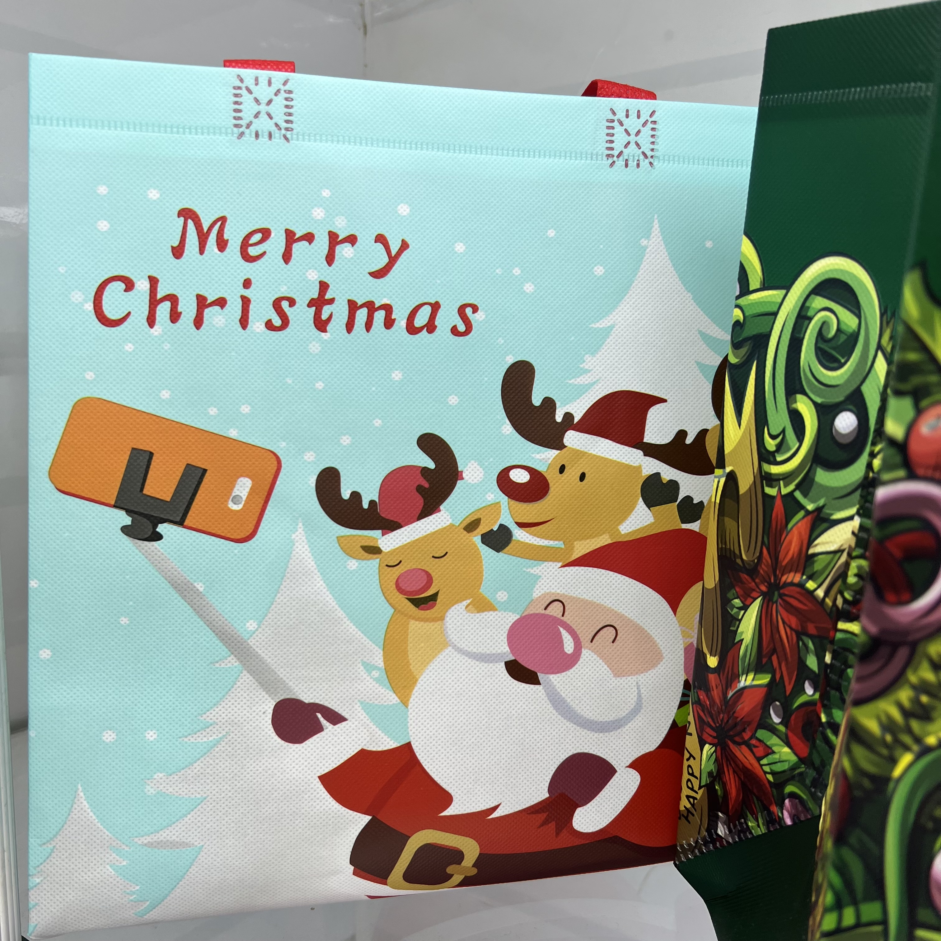 Navidad estilo bolsa no tejida bolsa de regalo de comercio exterior Specification image