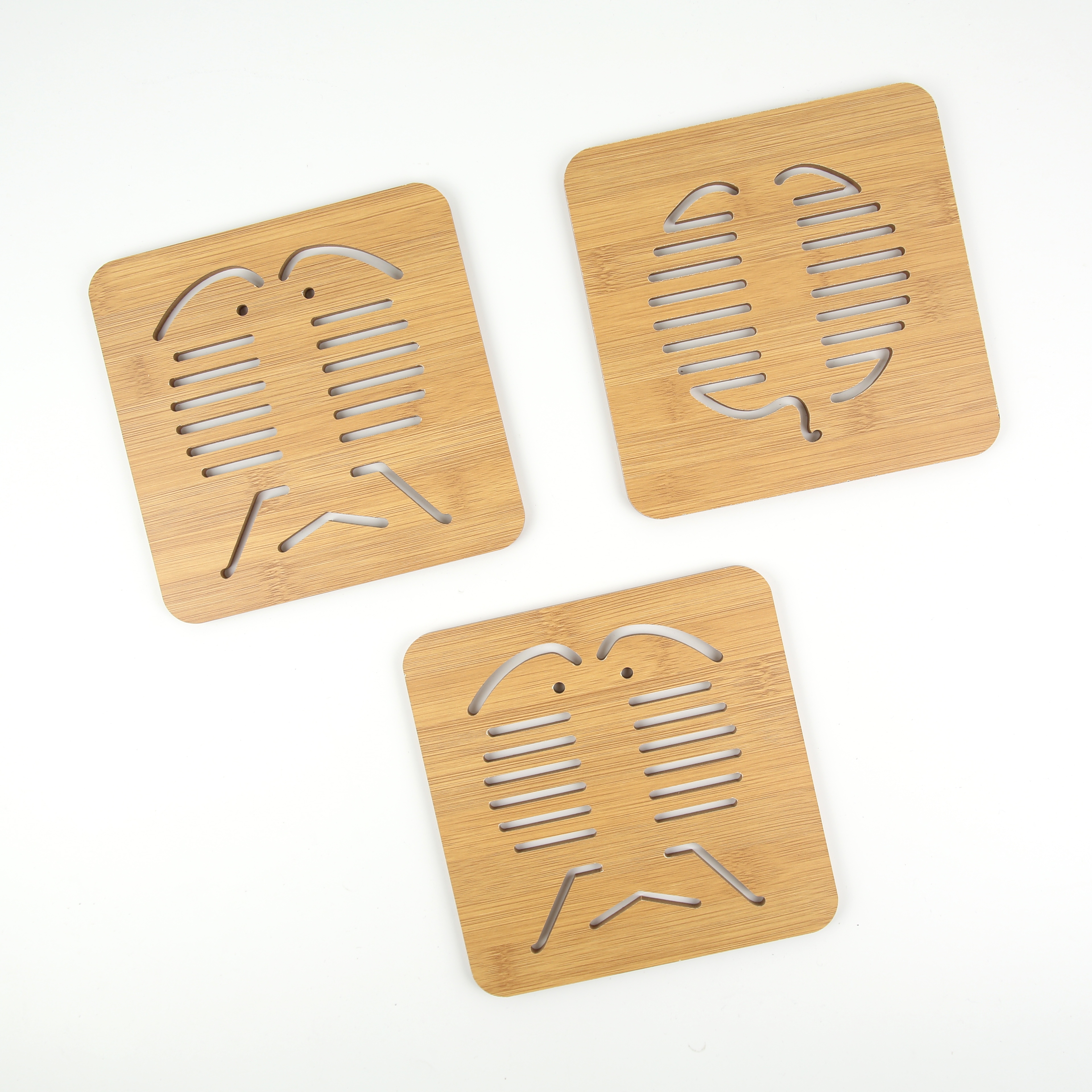 Hollowed-out coaster fish-shaped MDF heat insulation pad and heat-resistant pad