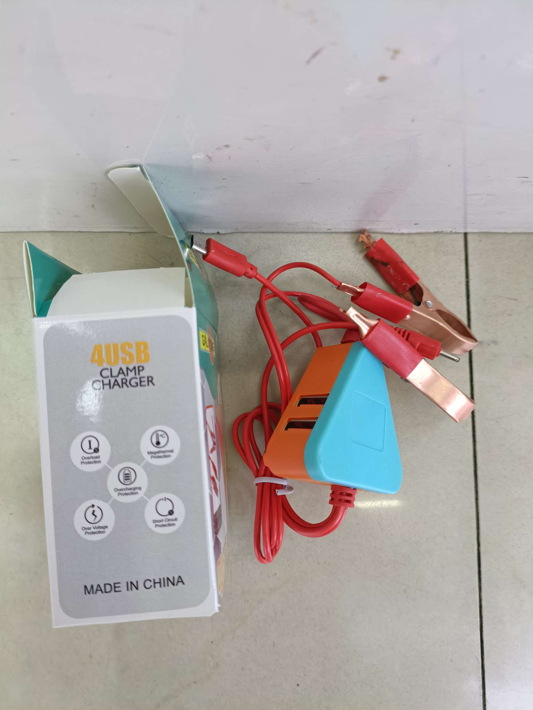 Triangular 4USB side USB dual red clip charger for mobile phone charger Specification image