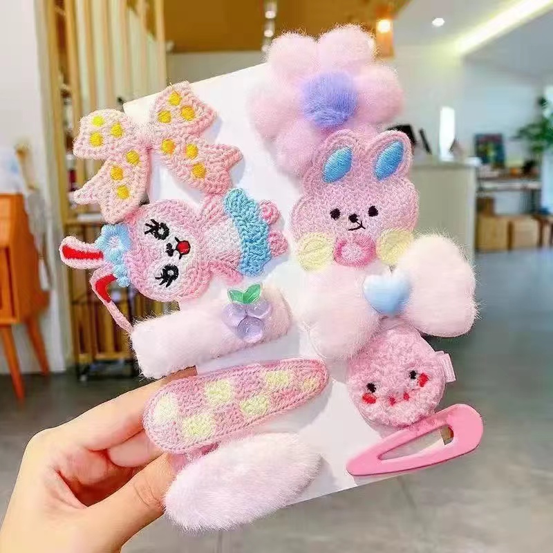 Children's cute hair clips, baby princess-style clips, fabric hair clips, girls' stylish broken hair bangs clips, hair accessories Application Scenario