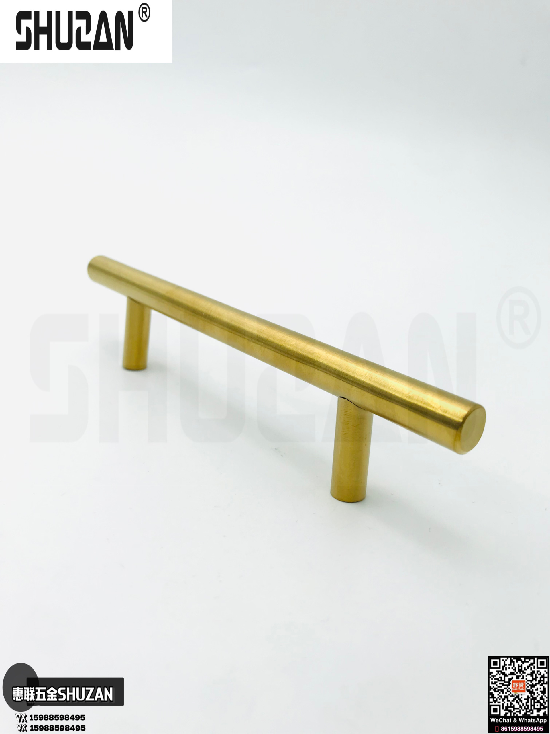The golden column handle of the hardware handle is of high quality and classic appearance. It has a smooth touch, is sturdy and durable, and is a comfortable handle