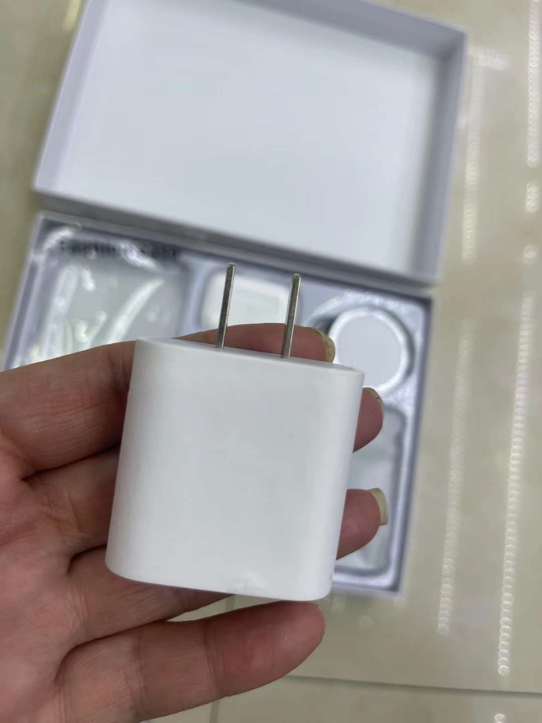 手机充电礼盒套装 六件套 无线充电包，无线充，蓝牙耳机 ，充电头，数据线，磁吸手机壳详情图7