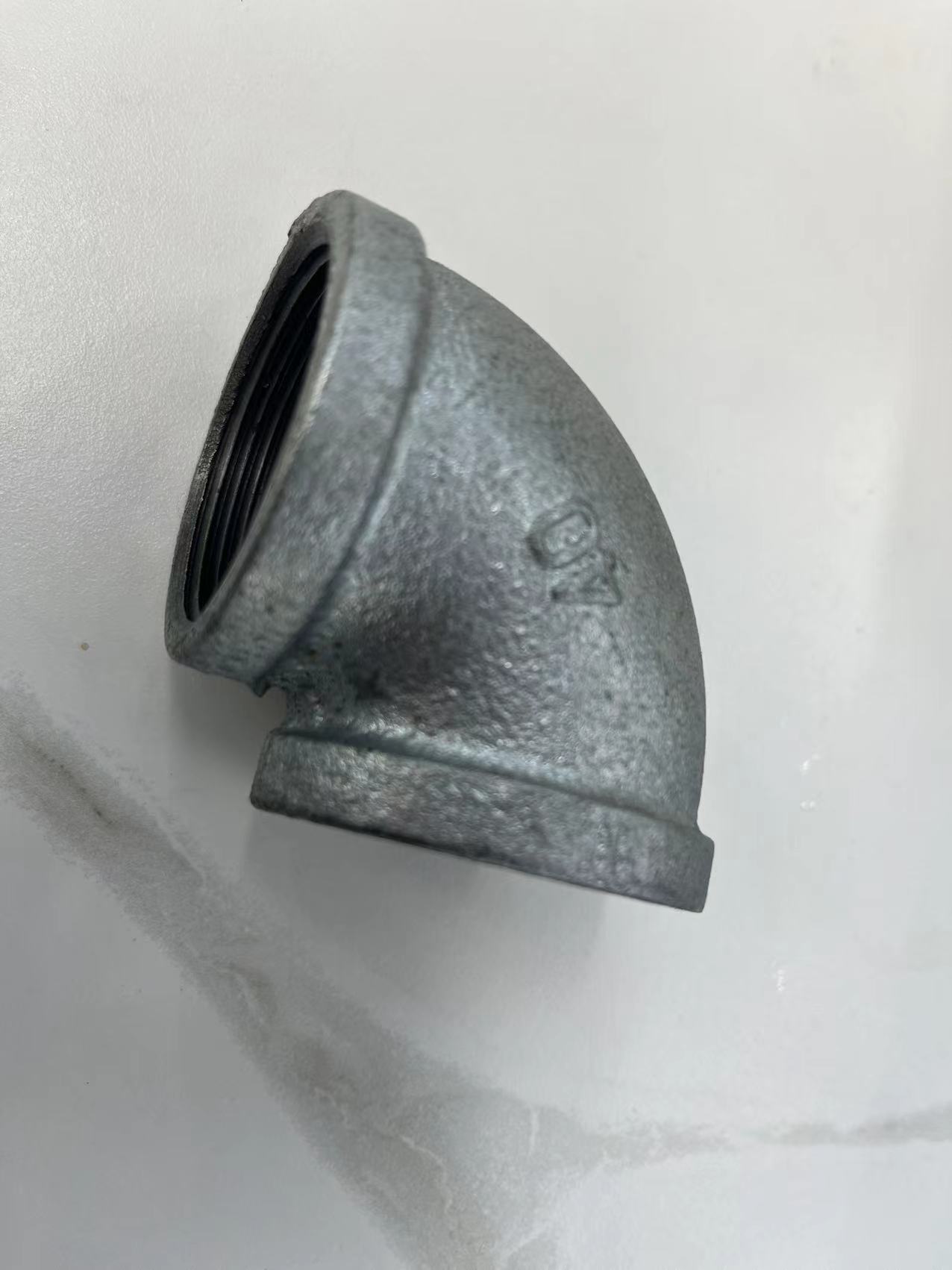 玛钢管件/镀锌弯头/90°内丝产品图