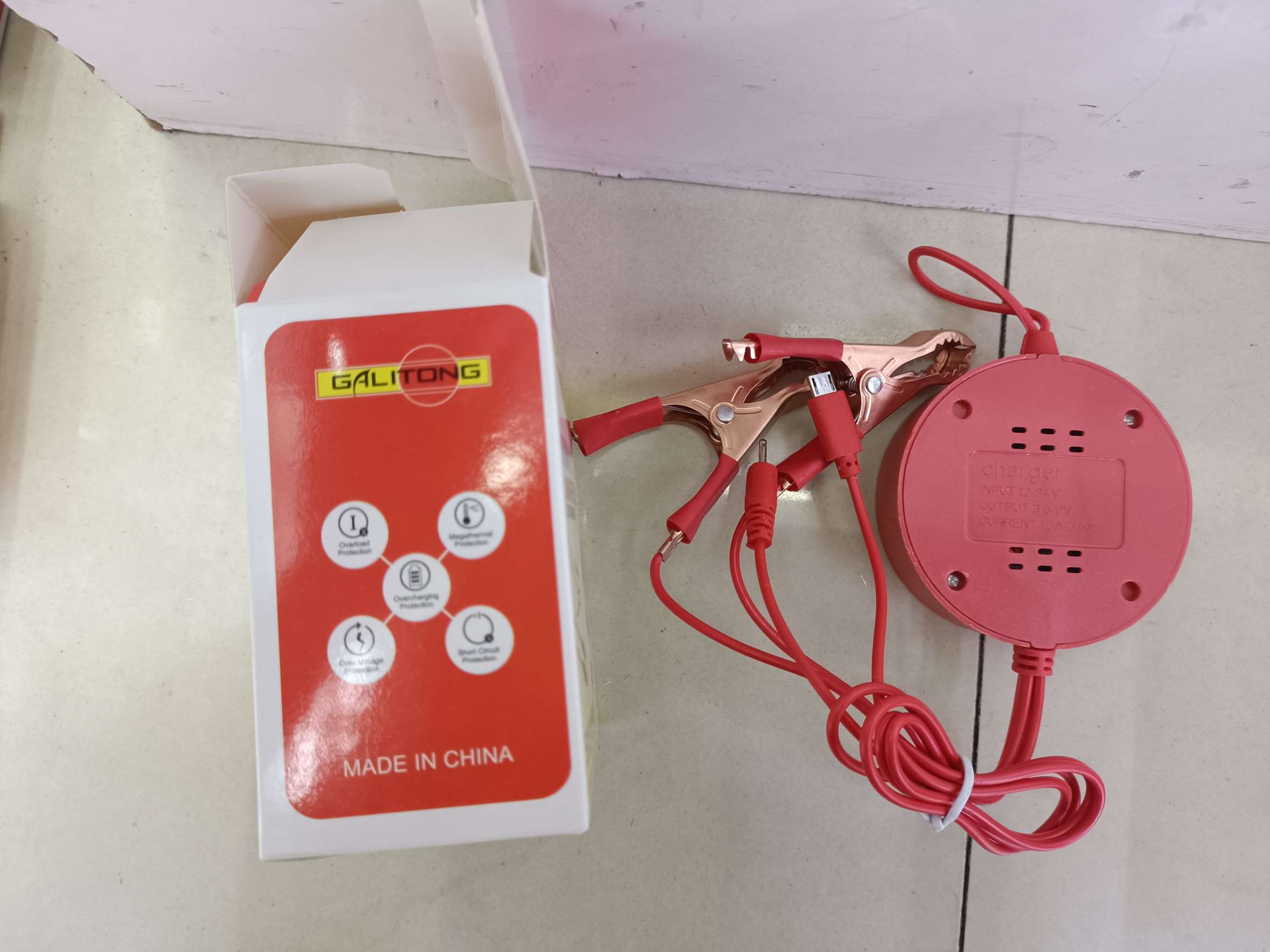 4USB doble cargador de clip rojo detail image 5