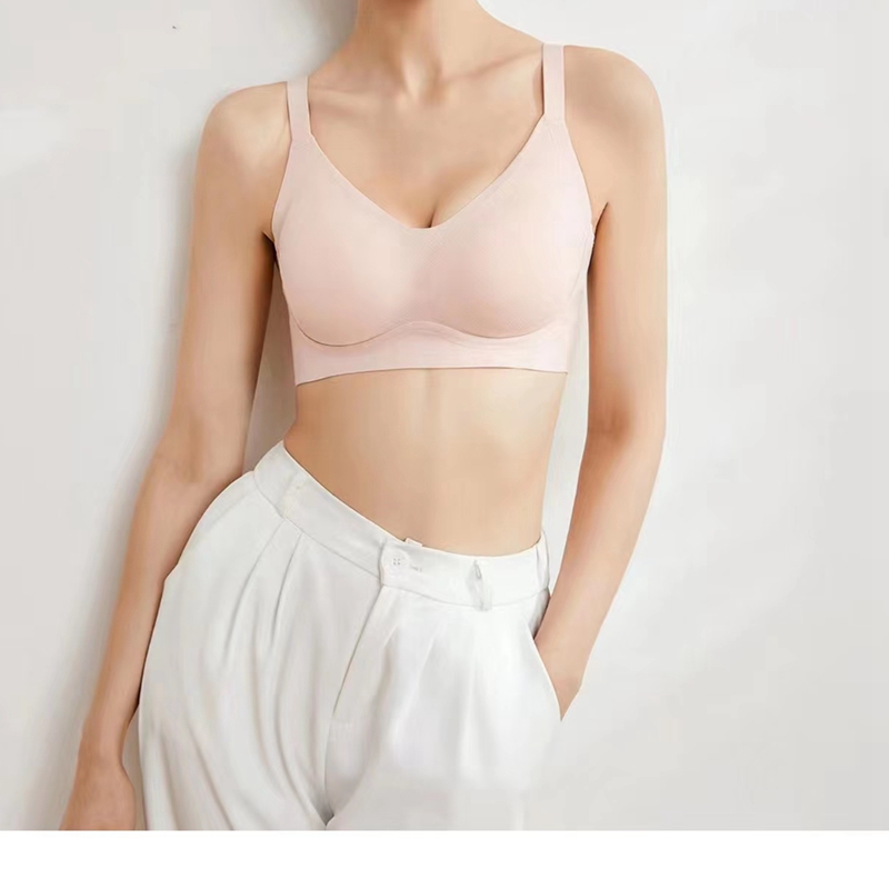 Dreamy red and pink dark-patterned jacquard thin, converging and tapering latex adjustable bra with a nude feel