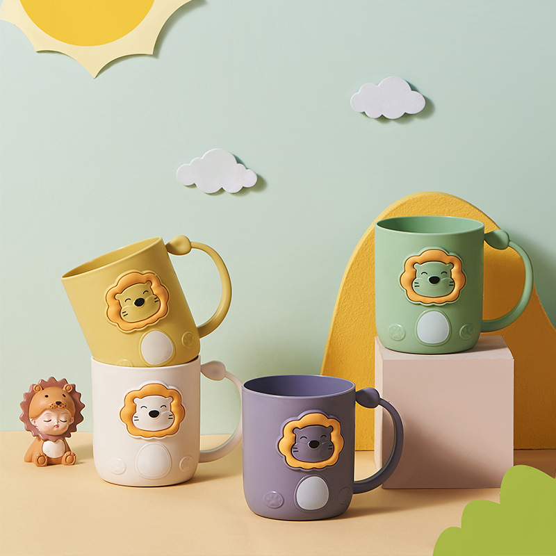 Creative cartoon lion gargle cup Plastic household brushing cup Children's washing cup Drinking cup