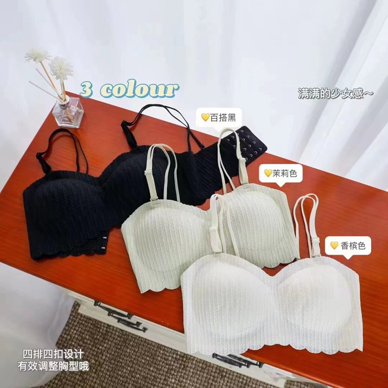 Dreamy red and pink strapless bras for women, small breasts gathered together without underwire protection, strapless bra that makes you look larger